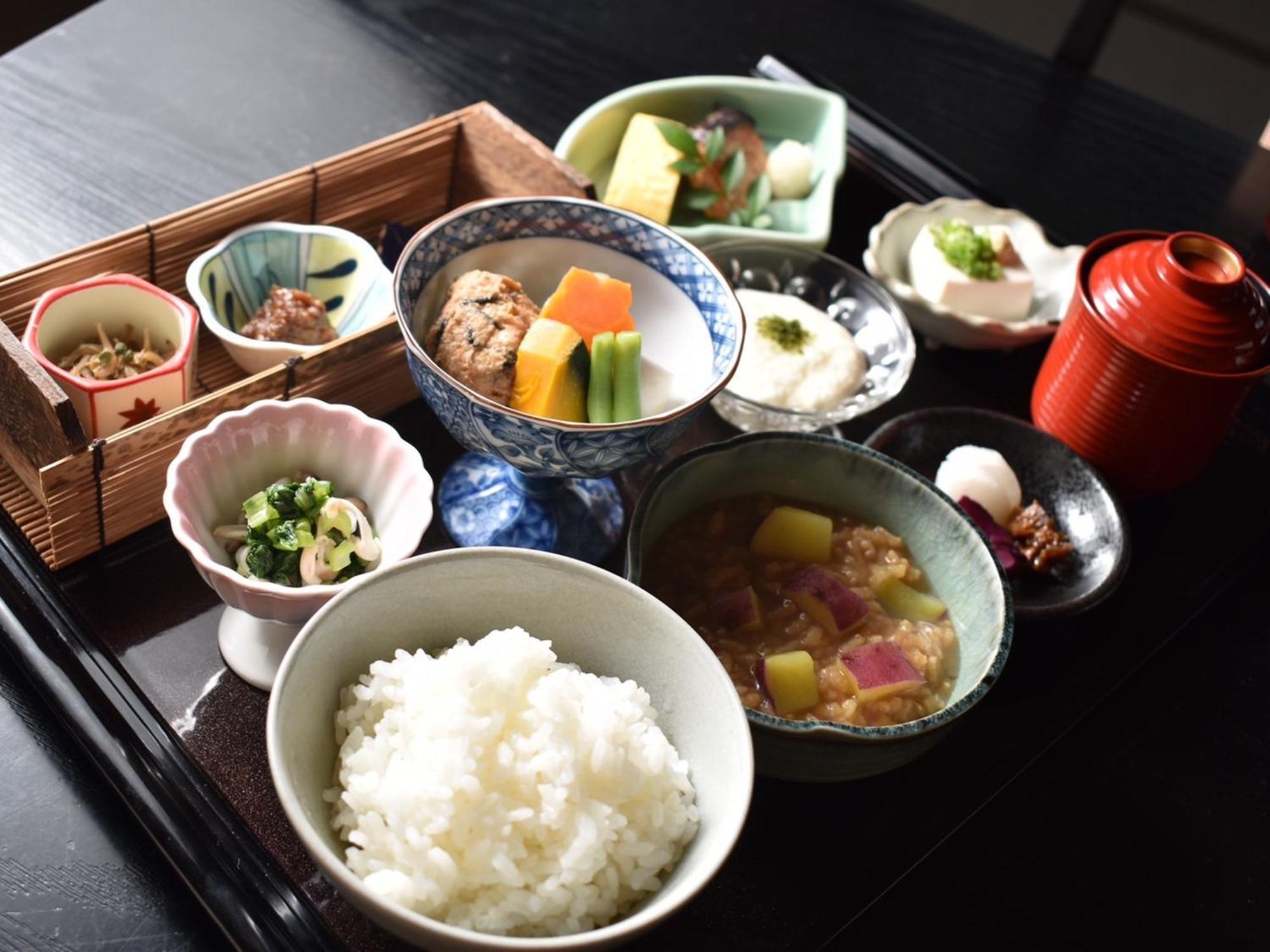 시로야마 료칸 Ikoma 외부 사진